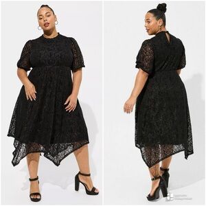 Torrid Black Flocked Lace Velvet Sharkbite Hem Dress Size 1X Like New